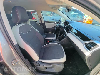 2025 Volkswagen Taos SE - miniatura 8