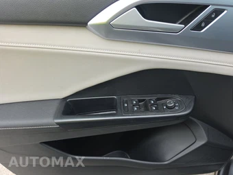 2025 Volkswagen Taos SE - miniatura 9