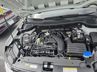 2025 Volkswagen Taos SE - miniatura 5
