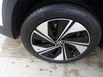 2025 Volkswagen Taos SE - miniatura 12