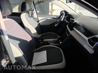 2025 Volkswagen Taos SE - miniatura 8