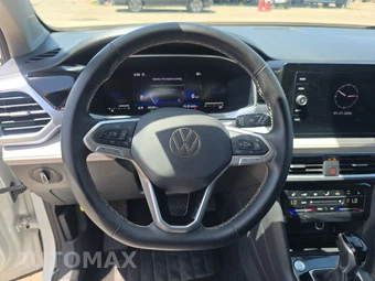 2025 Volkswagen Taos SE - miniatura 10