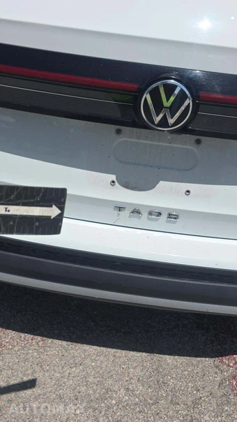 2025 Volkswagen Taos SE - miniatura 30