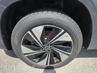 2025 Volkswagen Taos SE - miniatura 13