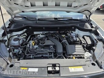 2025 Volkswagen Taos SE - miniatura 9