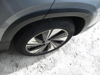 2025 Volkswagen Taos SE - miniatura 19