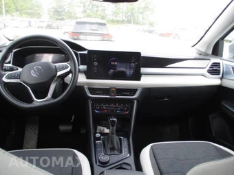 2025 Volkswagen Taos SE - miniatura 9
