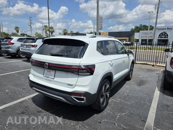 2025 Volkswagen Taos SE - miniatura 16