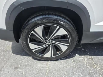 2025 Volkswagen Taos SE - miniatura 19