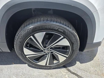 2025 Volkswagen Taos SE - miniatura 20