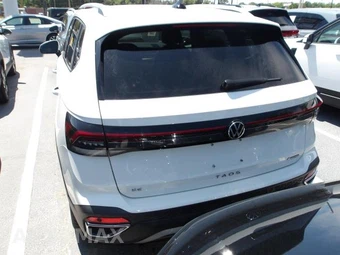 2025 Volkswagen Taos SE - miniatura 17