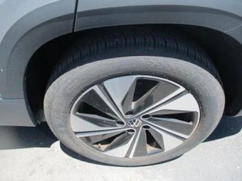2025 Volkswagen Taos SE - miniatura 10