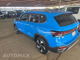 2025 Volkswagen Taos SE - miniatura 2