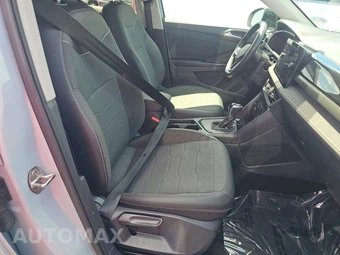 2025 Volkswagen Taos SE Black - miniatura 8