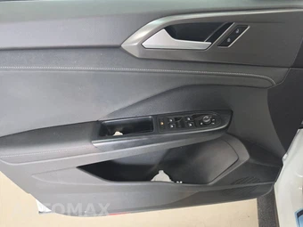 2025 Volkswagen Taos SE Black - miniatura 9
