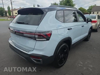 2025 Volkswagen Taos SE Black - miniatura 4