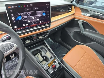 2025 Volkswagen Tiguan SEL R-Line - miniatura 11