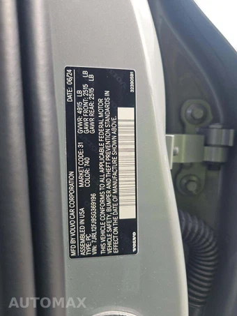 2025 Volvo S60 B5 Core Dark - miniatura 2