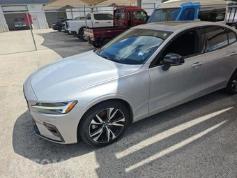 2025 Volvo S60 B5 Core Dark