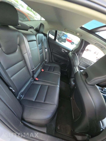 2025 Volvo S60 B5 Core Dark – miniatura 16