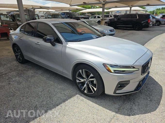 2025 Volvo S60 B5 Core Dark – miniatura 4