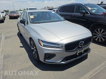 2025 Volvo S60 B5 Core Dark – miniatura 3
