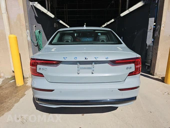 2025 Volvo S60 B5 Plus Dark – miniatura 5