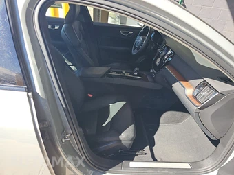 2025 Volvo S60 B5 Plus Dark – miniatura 8