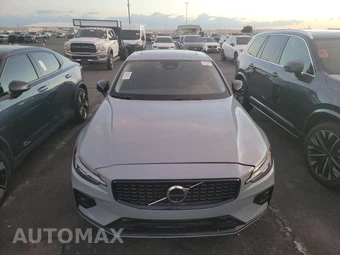 2025 Volvo S60 B5 Plus Dark - miniatura 2