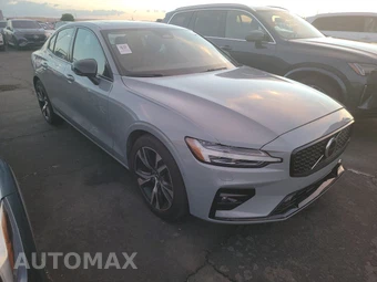 2025 Volvo S60 B5 Plus Dark - miniatura 3