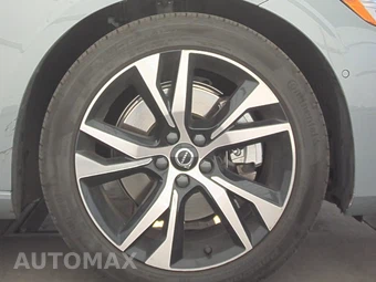 2025 Volvo S60 B5 Plus Dark – miniatura 10