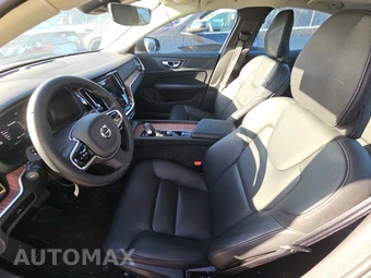 2025 Volvo S60 B5 Plus Dark – miniatura 13