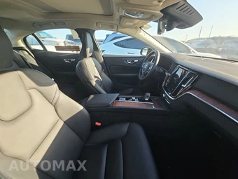2025 Volvo S60 B5 Plus Dark – miniatura 14
