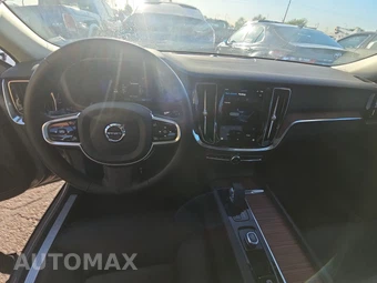 2025 Volvo S60 B5 Plus Dark – miniatura 17