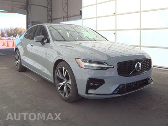 2025 Volvo S60 B5 Plus Dark – miniatura 4