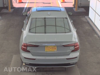 2025 Volvo S60 B5 Plus Dark – miniatura 6