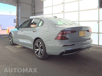 2025 Volvo S60 B5 Plus Dark – miniatura 8