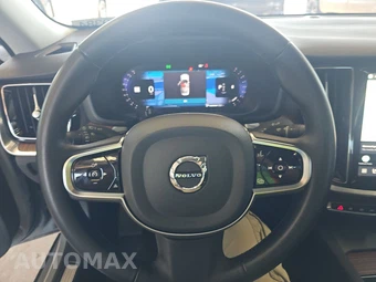 2025 Volvo S60 B5 Plus Dark – miniatura 10