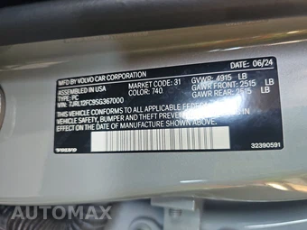 2025 Volvo S60 B5 Plus Dark – miniatura 15