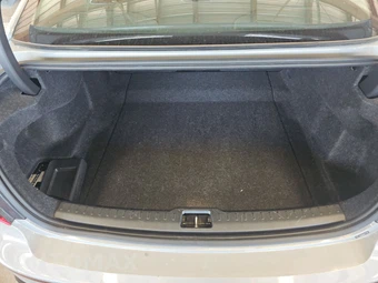 2025 Volvo S60 B5 Plus Dark – miniatura 17