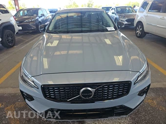 2025 Volvo S60 B5 Plus Dark – miniatura 2