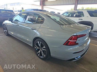 2025 Volvo S60 B5 Plus Dark – miniatura 6
