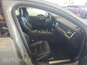 2025 Volvo S60 B5 Plus Dark – miniatura 8