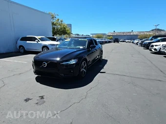 2025 Volvo S60 B5 Plus Dark