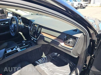 2025 Volvo S60 B5 Plus Dark – miniatura 16