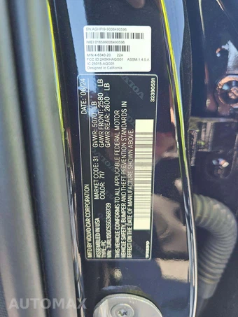 2025 Volvo S60 B5 Plus Dark – miniatura 2