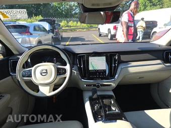 2025 Volvo S60 Plug-In Hybrid T8 Plus - miniatura 11