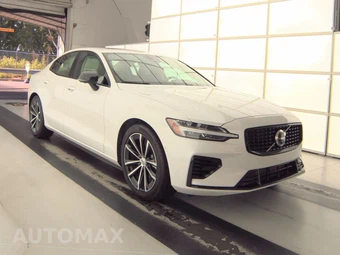 2025 Volvo S60 Plug-In Hybrid T8 Plus - miniatura 3