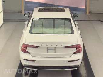 2025 Volvo S60 Plug-In Hybrid T8 Plus - miniatura 5