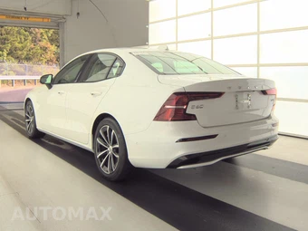 2025 Volvo S60 Plug-In Hybrid T8 Plus - miniatura 6